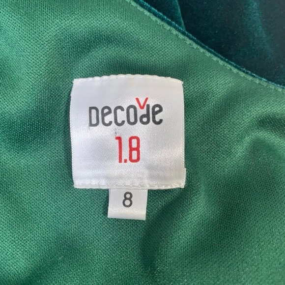 Decode 1.8 Velvet One Shoulder Beaded Strap Emerald Green Dress Size 8 - Picture 6 of 11